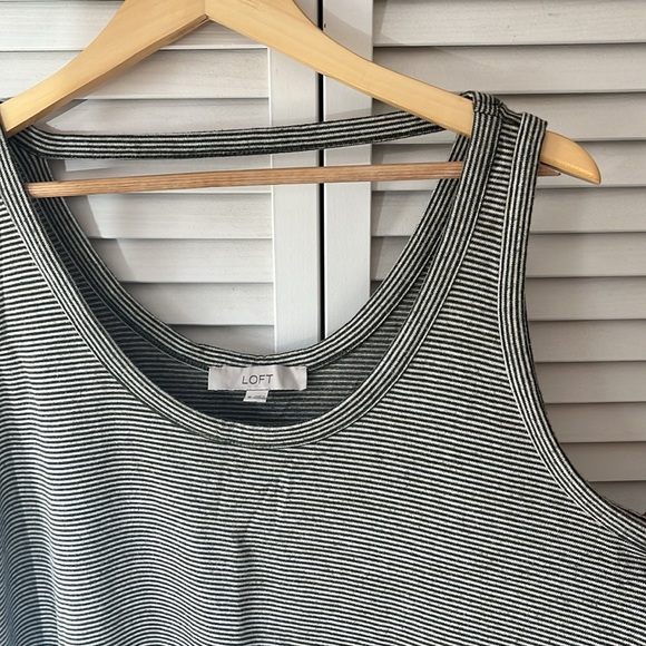 Loft XL flowy tank top - Picture 2 of 8